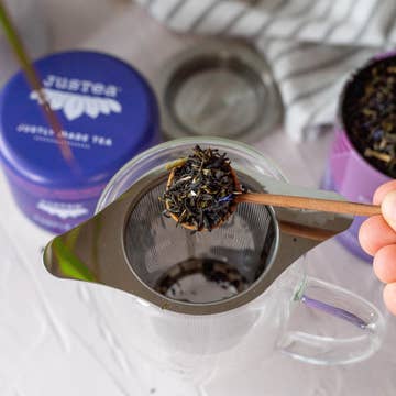 Tea infuser with Dual-Use Coaster Lid